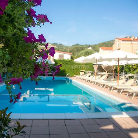Residence Holidays Pietra Ligure Eksteriør billede