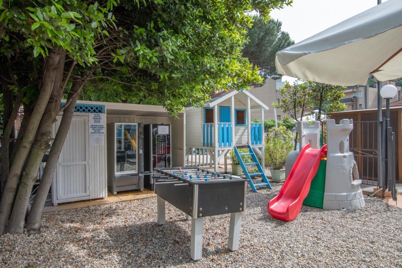 Residence Holidays Pietra Ligure Eksteriør billede