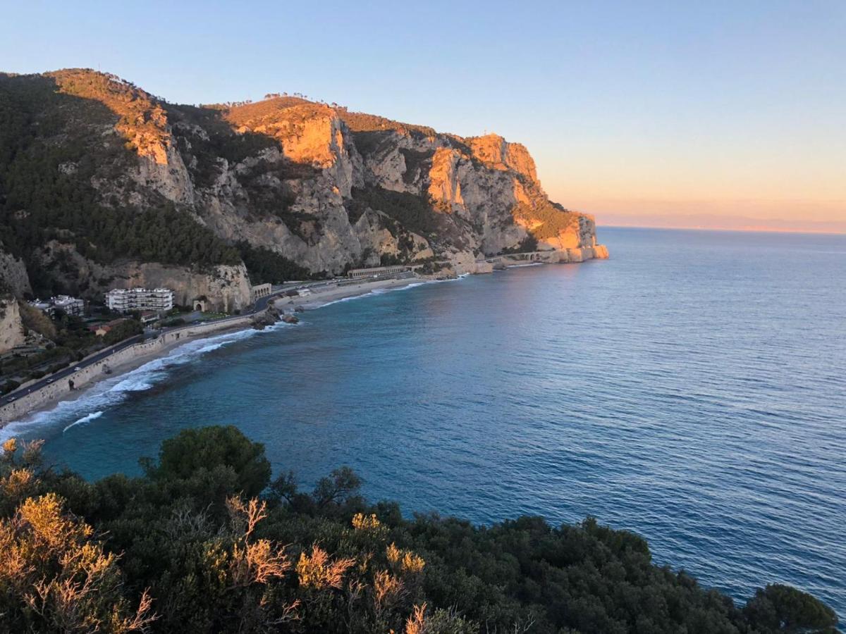 Residence Holidays Pietra Ligure Eksteriør billede