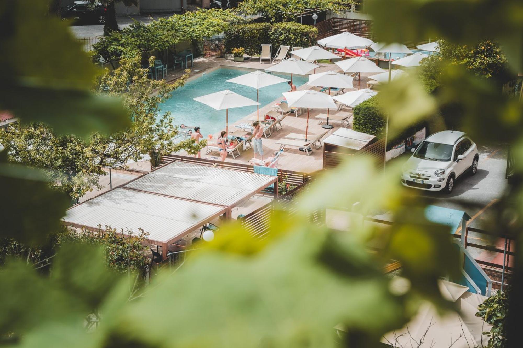 Residence Holidays Pietra Ligure Eksteriør billede